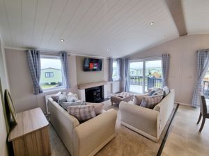 Photo 7- click for photo gallery